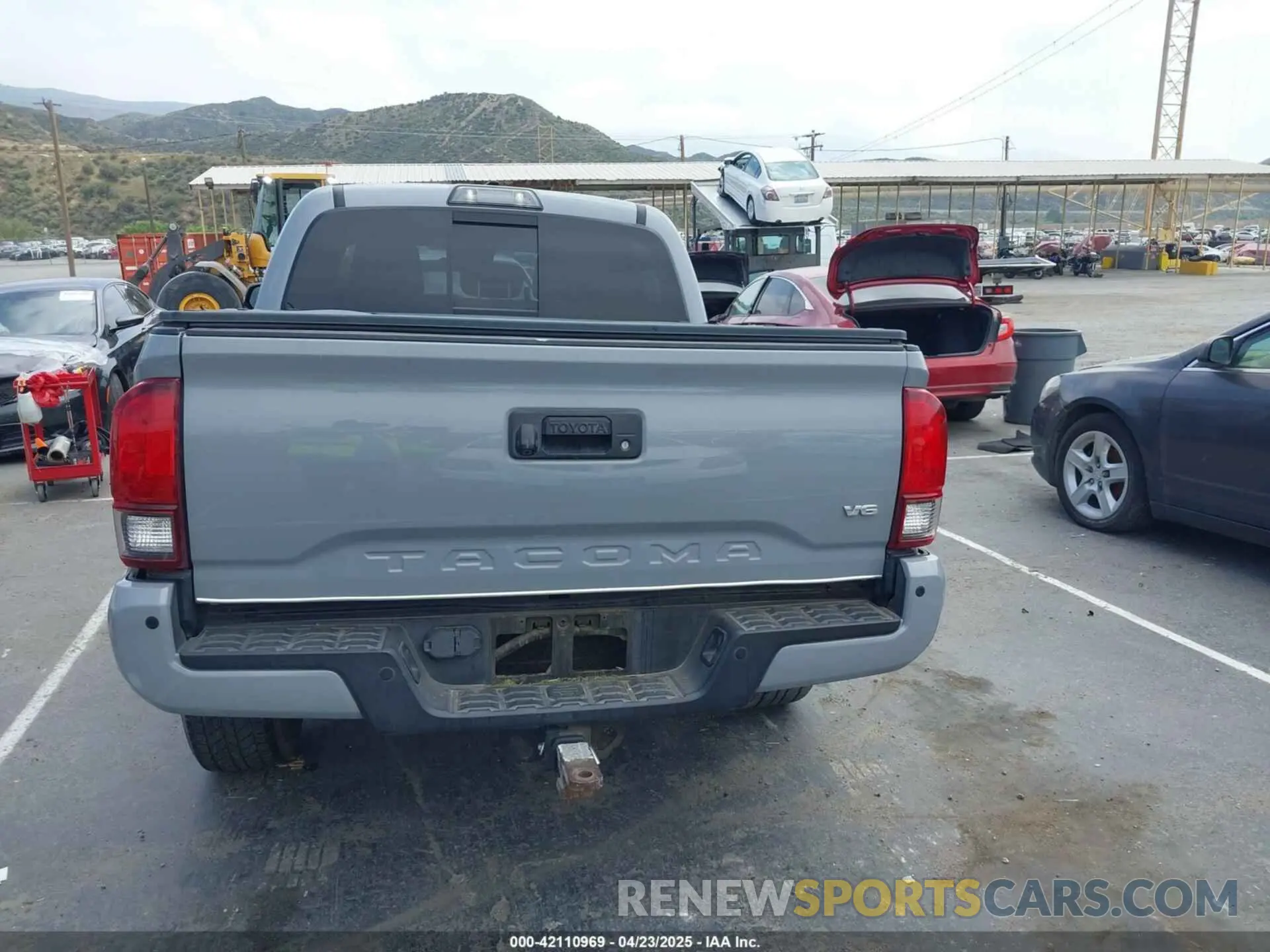 16 Photograph of a damaged car 3TMAZ5CN5KM097176 TOYOTA TACOMA 2019