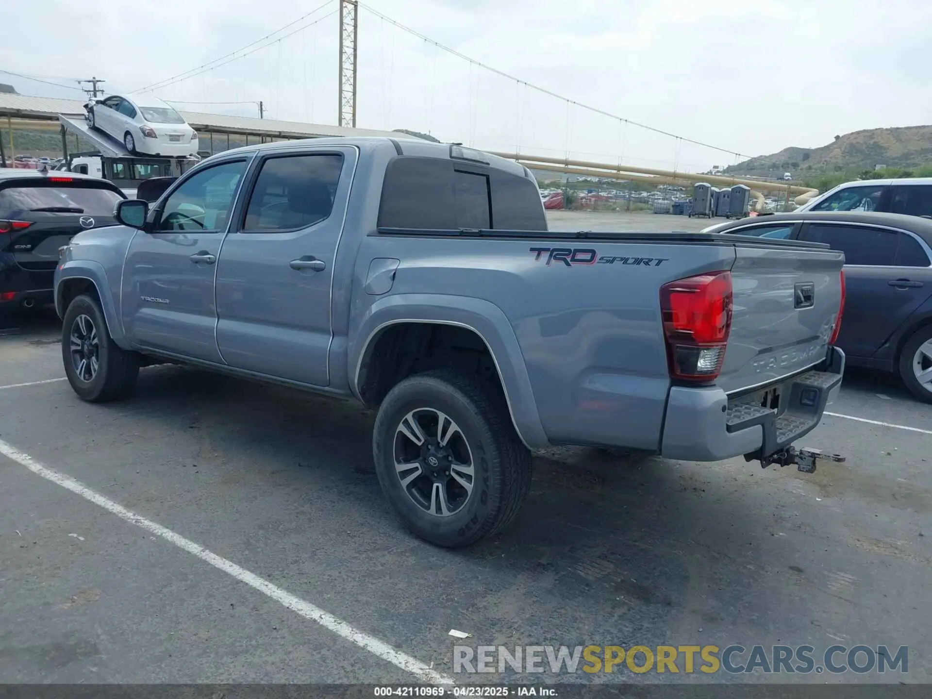 3 Photograph of a damaged car 3TMAZ5CN5KM097176 TOYOTA TACOMA 2019