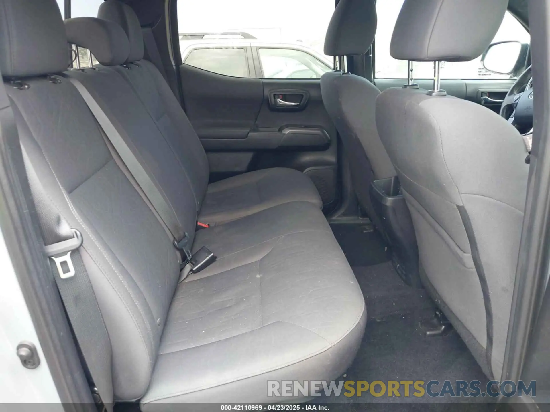 8 Photograph of a damaged car 3TMAZ5CN5KM097176 TOYOTA TACOMA 2019