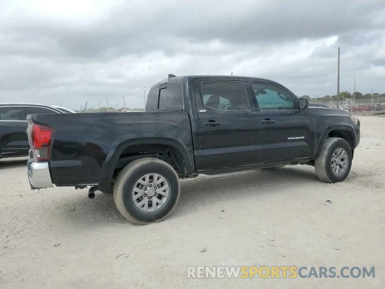 3 Photograph of a damaged car 3TMAZ5CN5KM099929 TOYOTA TACOMA 2019
