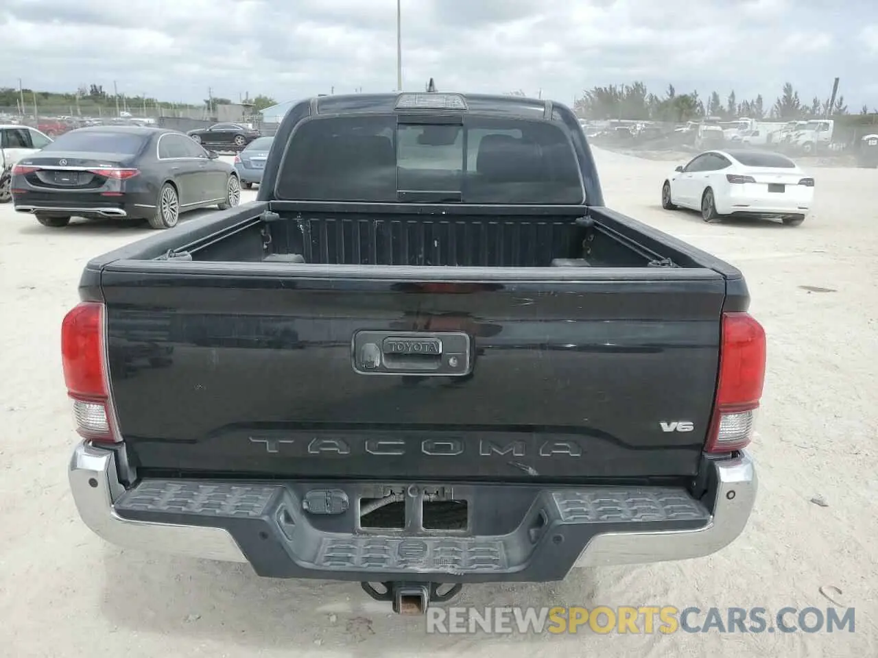 6 Photograph of a damaged car 3TMAZ5CN5KM099929 TOYOTA TACOMA 2019