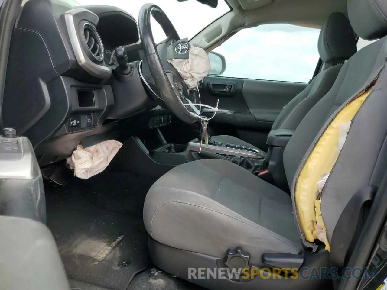7 Photograph of a damaged car 3TMAZ5CN5KM099929 TOYOTA TACOMA 2019