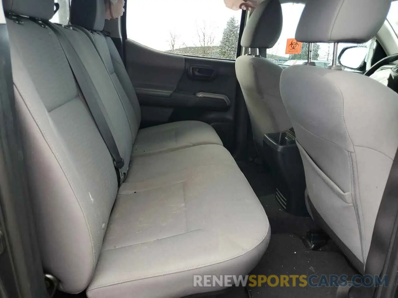 10 Photograph of a damaged car 3TMAZ5CN5KM102604 TOYOTA TACOMA 2019