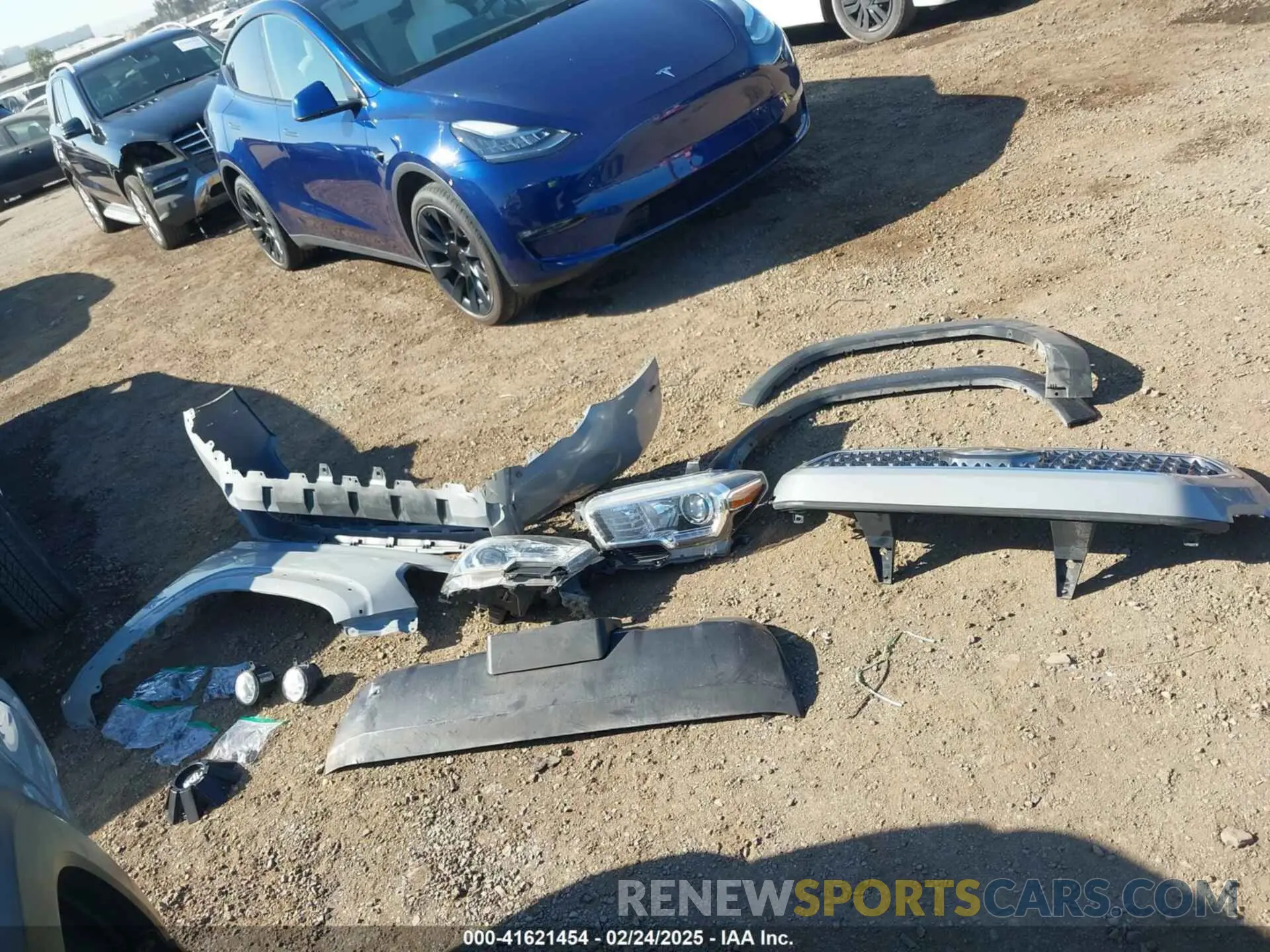 11 Photograph of a damaged car 3TMAZ5CN5KM103963 TOYOTA TACOMA 2019