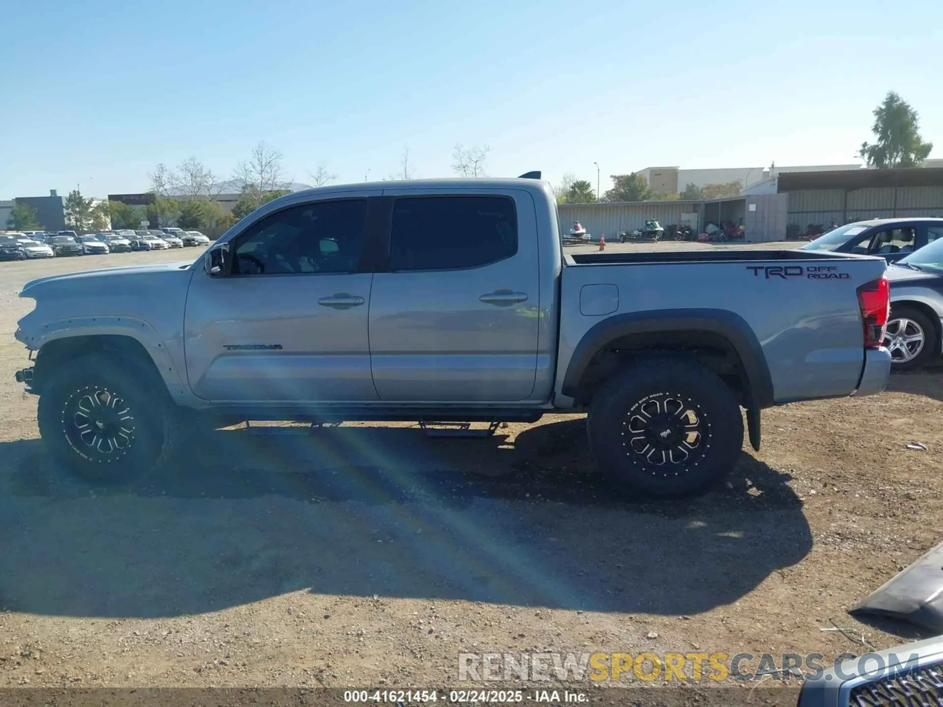 14 Photograph of a damaged car 3TMAZ5CN5KM103963 TOYOTA TACOMA 2019