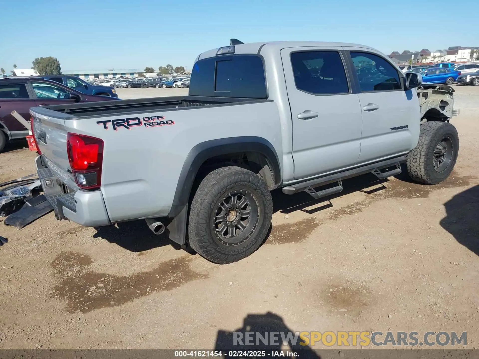 3 Photograph of a damaged car 3TMAZ5CN5KM103963 TOYOTA TACOMA 2019