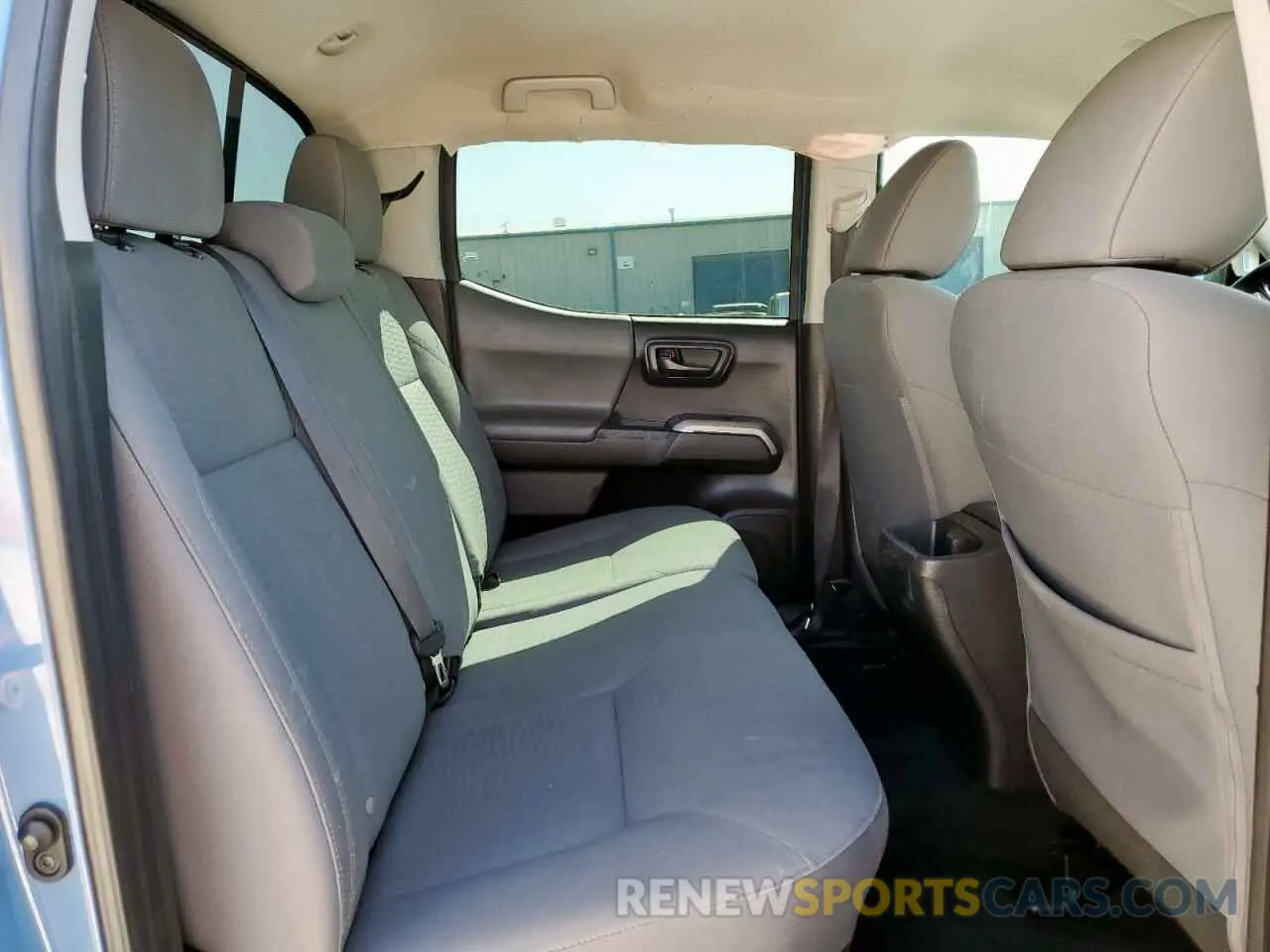 10 Photograph of a damaged car 3TMAZ5CN5KM104756 TOYOTA TACOMA 2019