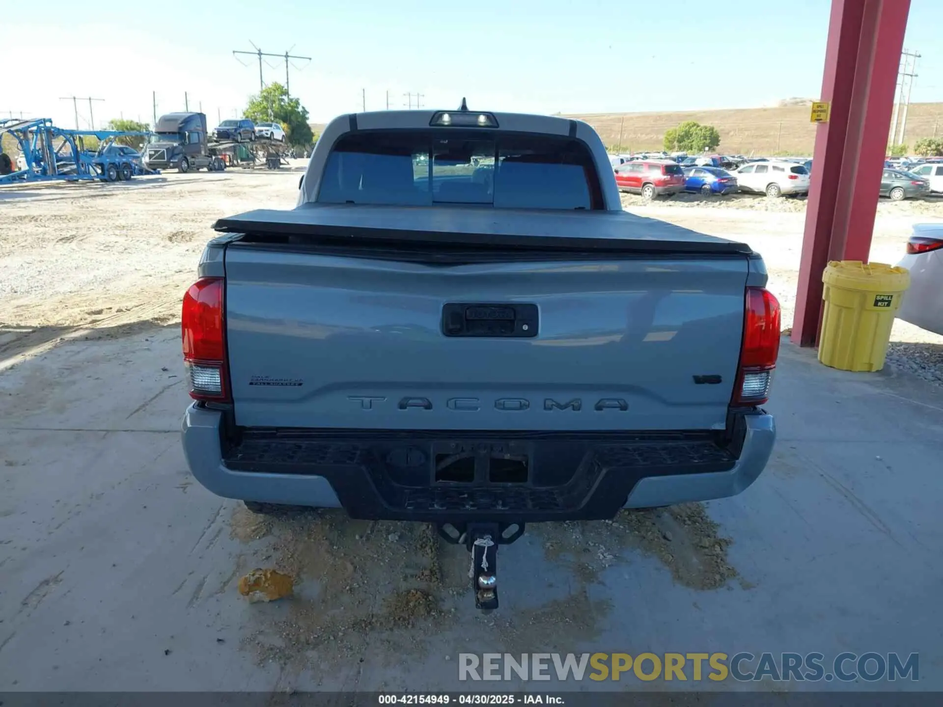 15 Photograph of a damaged car 3TMAZ5CN5KM113957 TOYOTA TACOMA 2019