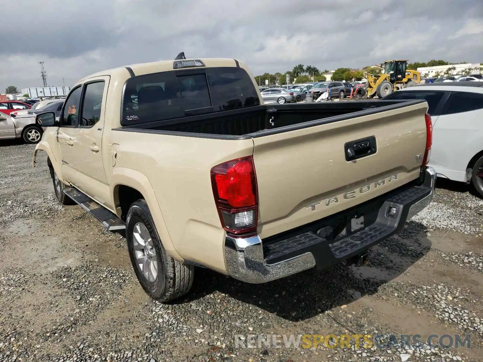 3 Photograph of a damaged car 3TMAZ5CN6KM096845 TOYOTA TACOMA 2019