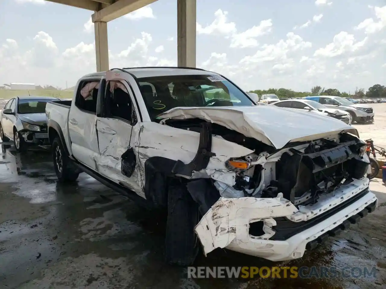 1 Photograph of a damaged car 3TMAZ5CN6KM097400 TOYOTA TACOMA 2019