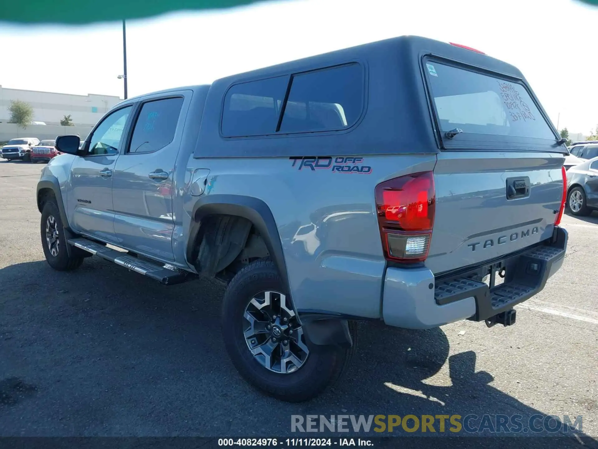 3 Photograph of a damaged car 3TMAZ5CN6KM101395 TOYOTA TACOMA 2019