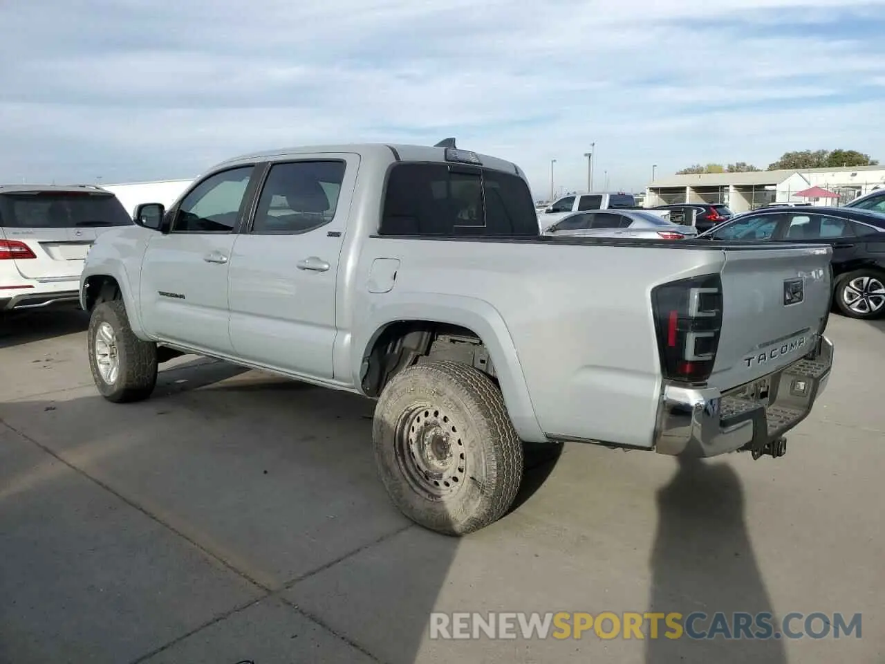 2 Photograph of a damaged car 3TMAZ5CN6KM106662 TOYOTA TACOMA 2019