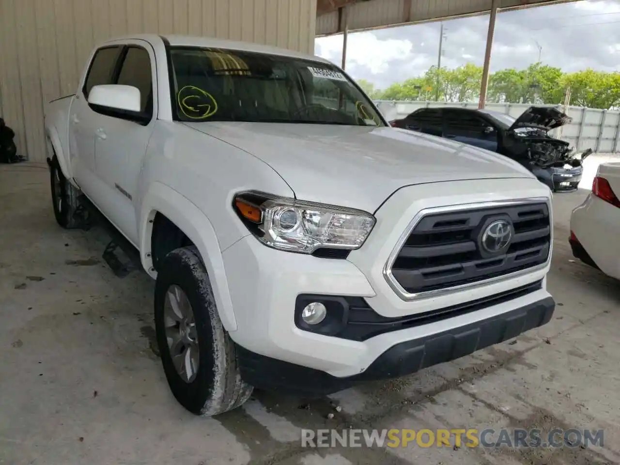 1 Photograph of a damaged car 3TMAZ5CN6KM111229 TOYOTA TACOMA 2019