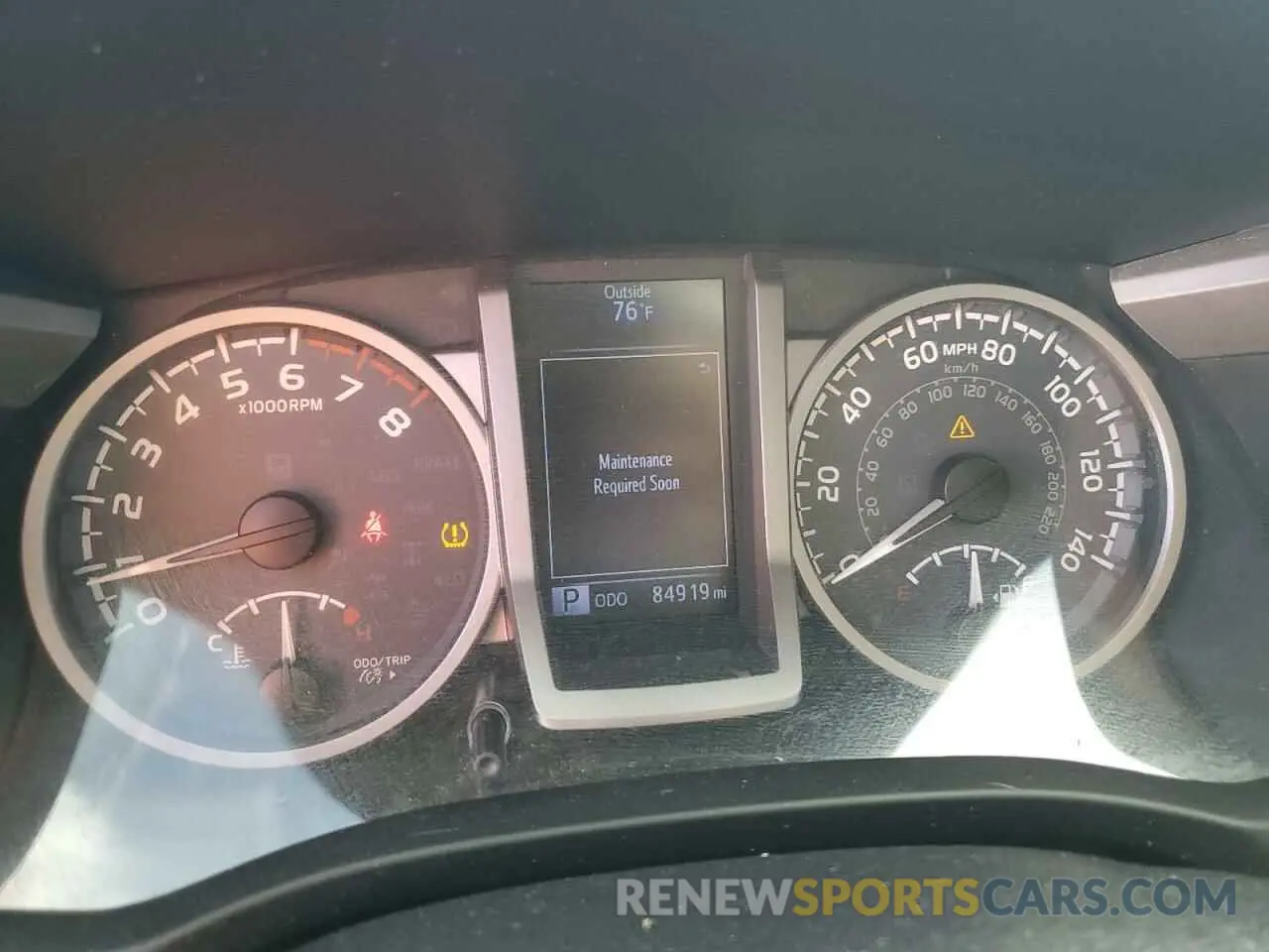 9 Photograph of a damaged car 3TMAZ5CN6KM112381 TOYOTA TACOMA 2019