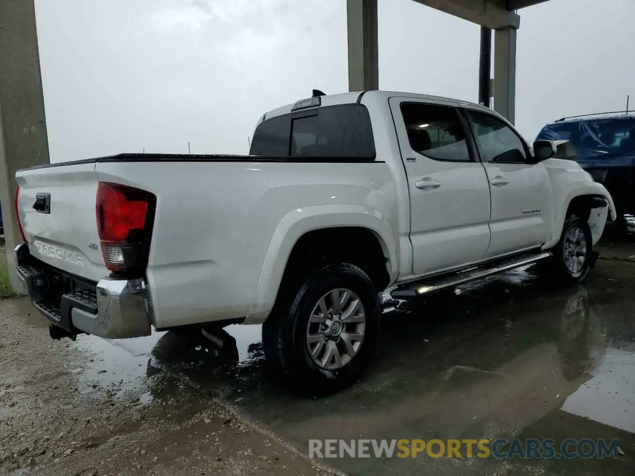 3 Photograph of a damaged car 3TMAZ5CN7KM085711 TOYOTA TACOMA 2019