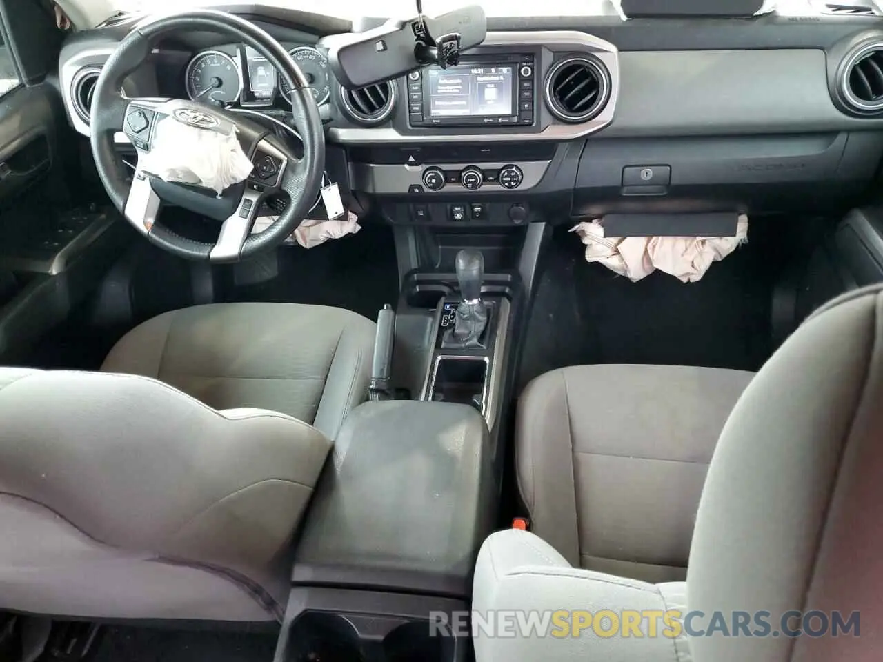 8 Photograph of a damaged car 3TMAZ5CN7KM085711 TOYOTA TACOMA 2019