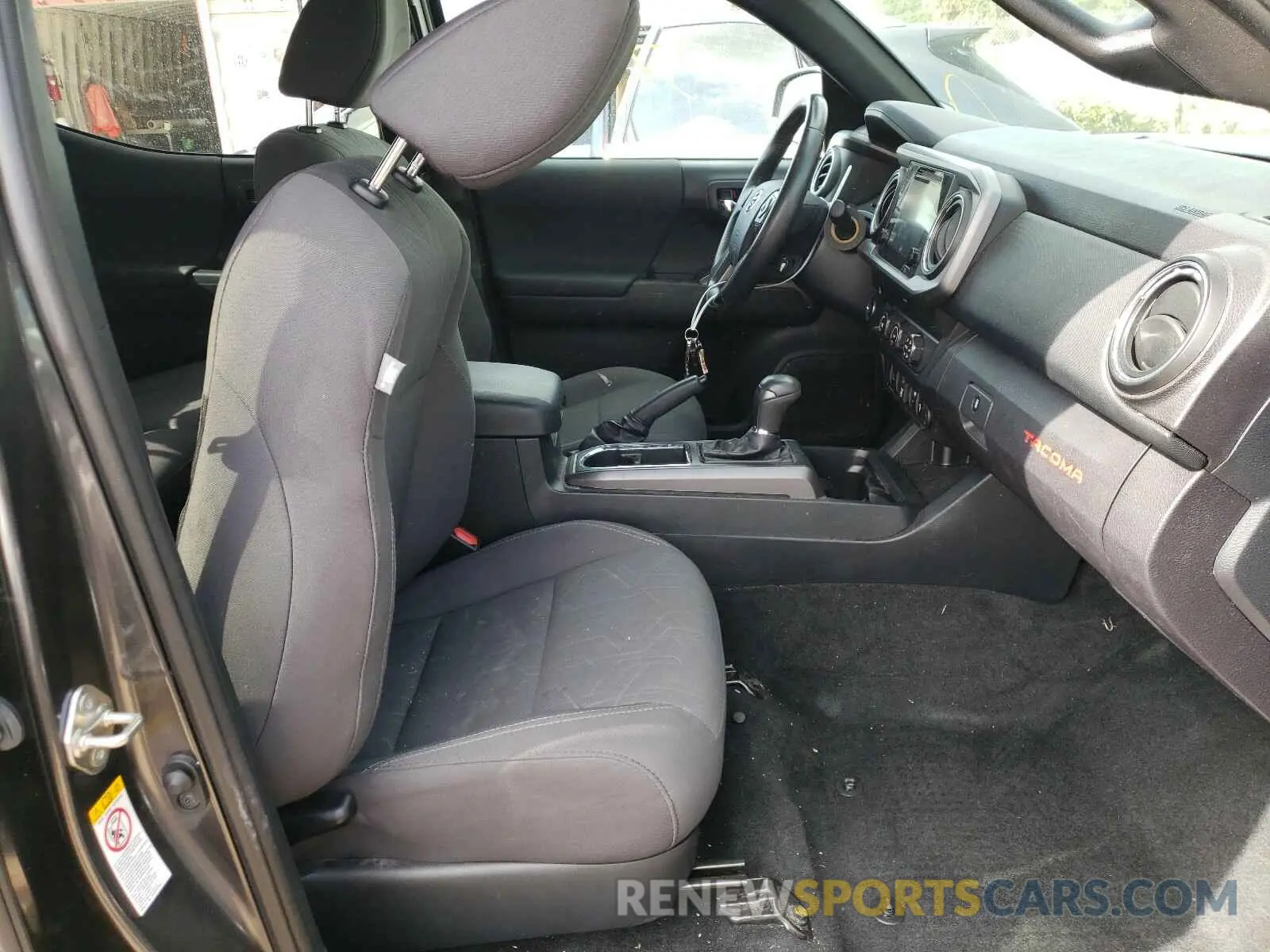 5 Photograph of a damaged car 3TMAZ5CN7KM090648 TOYOTA TACOMA 2019