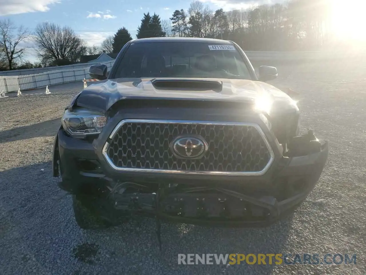 5 Photograph of a damaged car 3TMAZ5CN7KM093405 TOYOTA TACOMA 2019