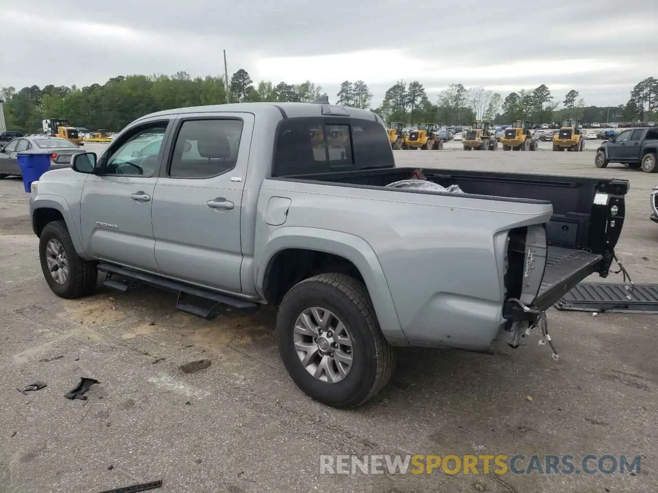 2 Photograph of a damaged car 3TMAZ5CN7KM105679 TOYOTA TACOMA 2019