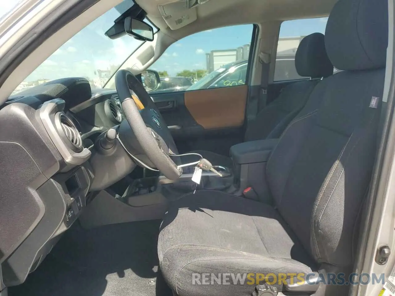 7 Photograph of a damaged car 3TMAZ5CN7KM108145 TOYOTA TACOMA 2019