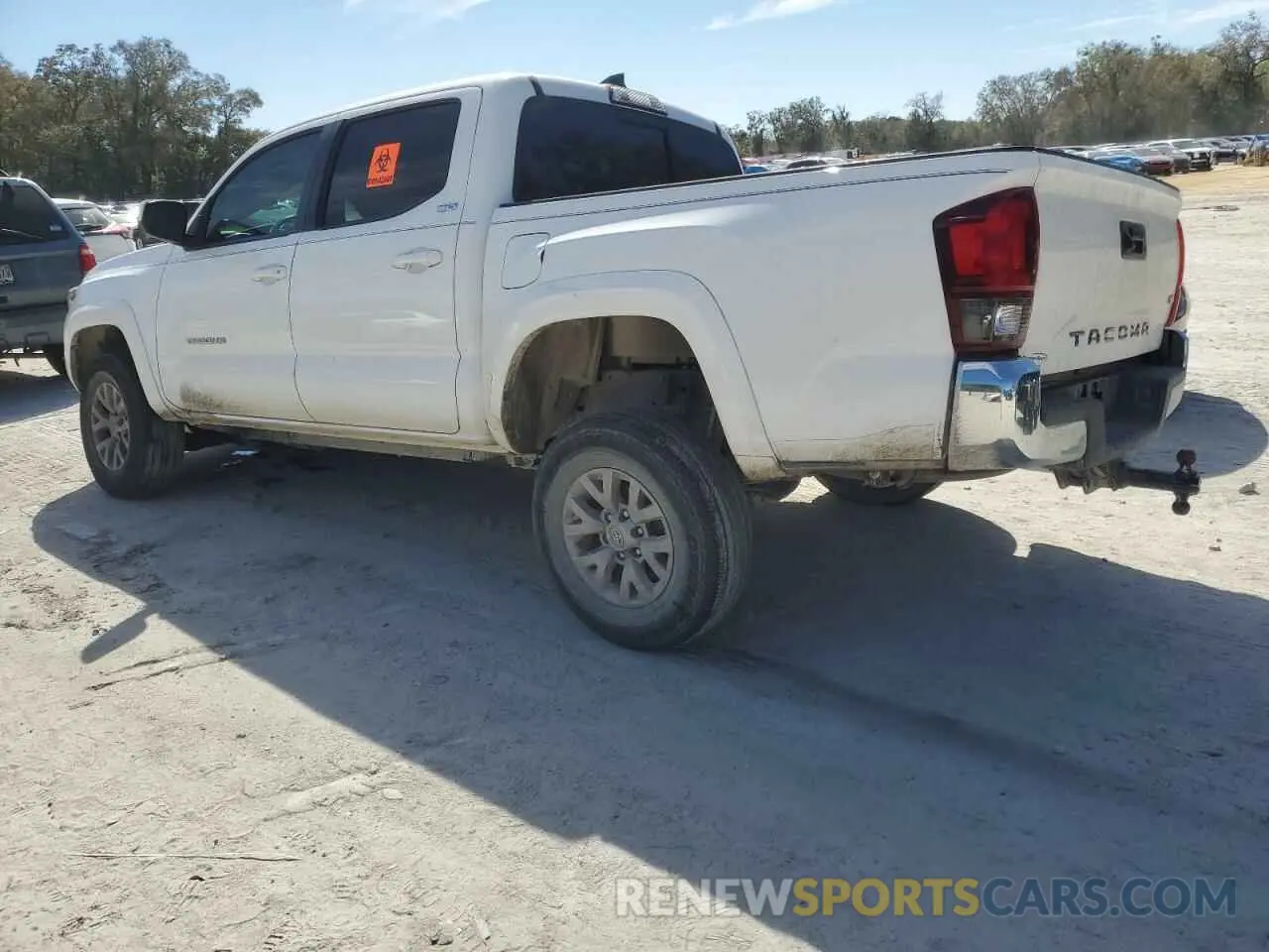 2 Photograph of a damaged car 3TMAZ5CN7KM109697 TOYOTA TACOMA 2019