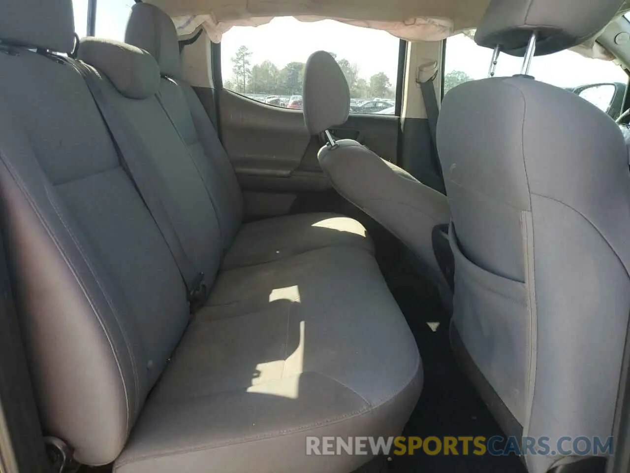 11 Photograph of a damaged car 3TMAZ5CN7KM114592 TOYOTA TACOMA 2019