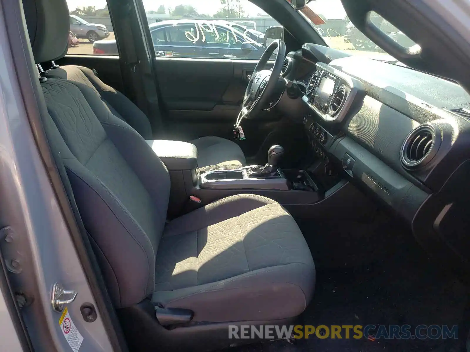 5 Photograph of a damaged car 3TMAZ5CN8KM088777 TOYOTA TACOMA 2019