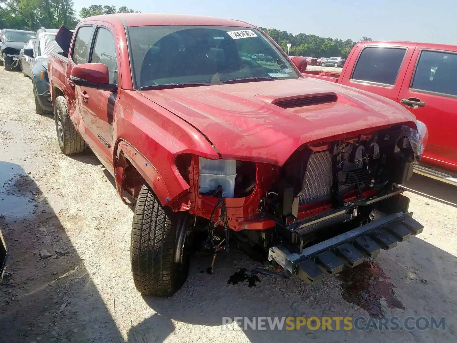 1 Photograph of a damaged car 3TMAZ5CN8KM093655 TOYOTA TACOMA 2019