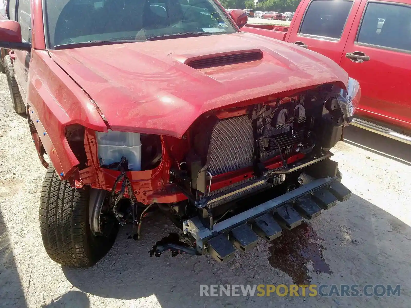 9 Photograph of a damaged car 3TMAZ5CN8KM093655 TOYOTA TACOMA 2019