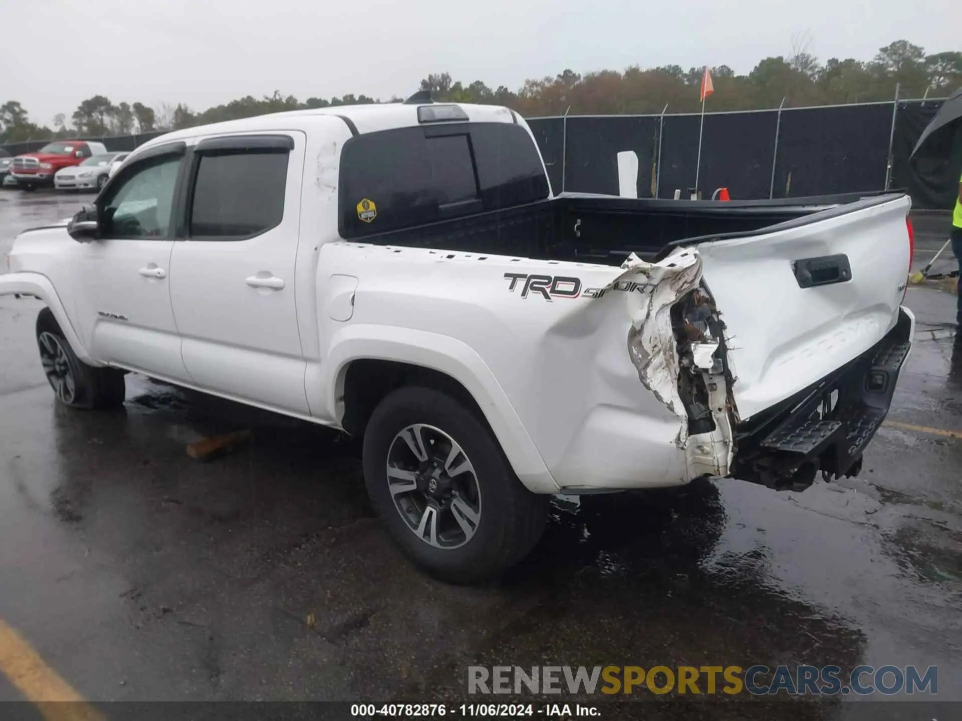 3 Photograph of a damaged car 3TMAZ5CN8KM100118 TOYOTA TACOMA 2019