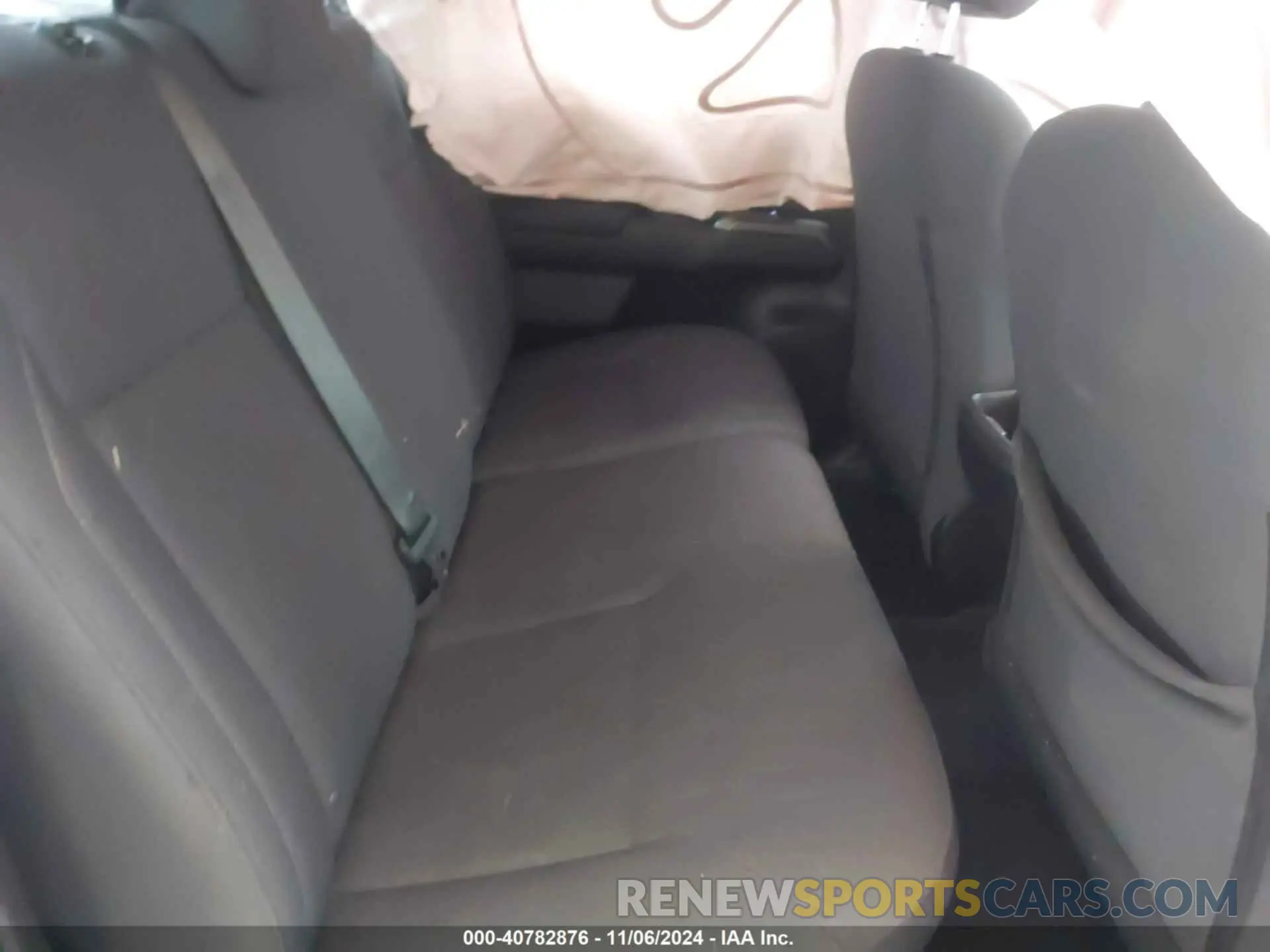 8 Photograph of a damaged car 3TMAZ5CN8KM100118 TOYOTA TACOMA 2019
