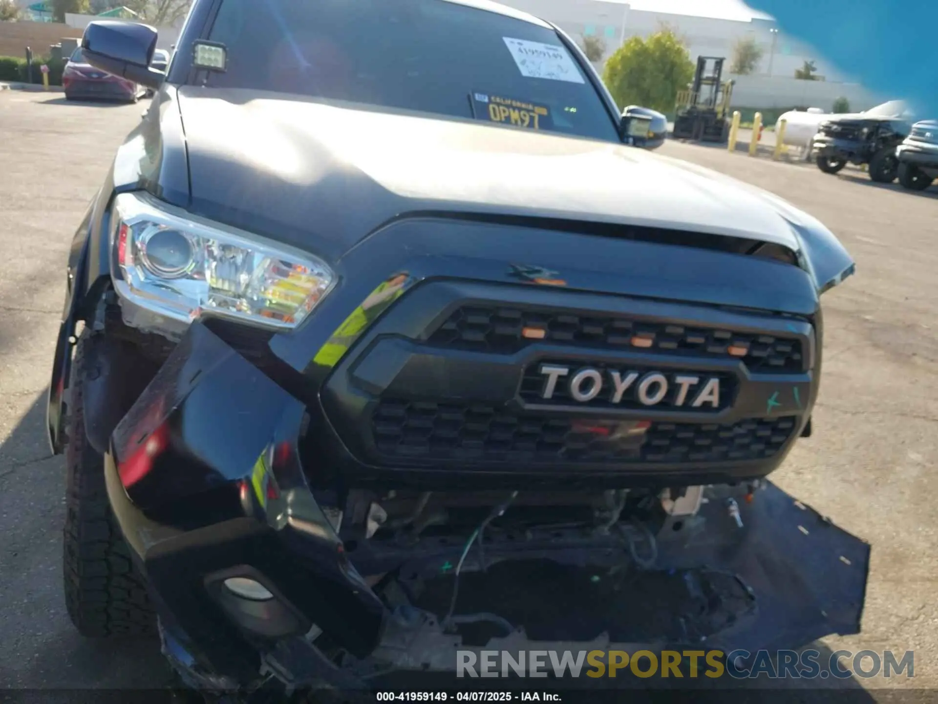 13 Photograph of a damaged car 3TMAZ5CN8KM110695 TOYOTA TACOMA 2019