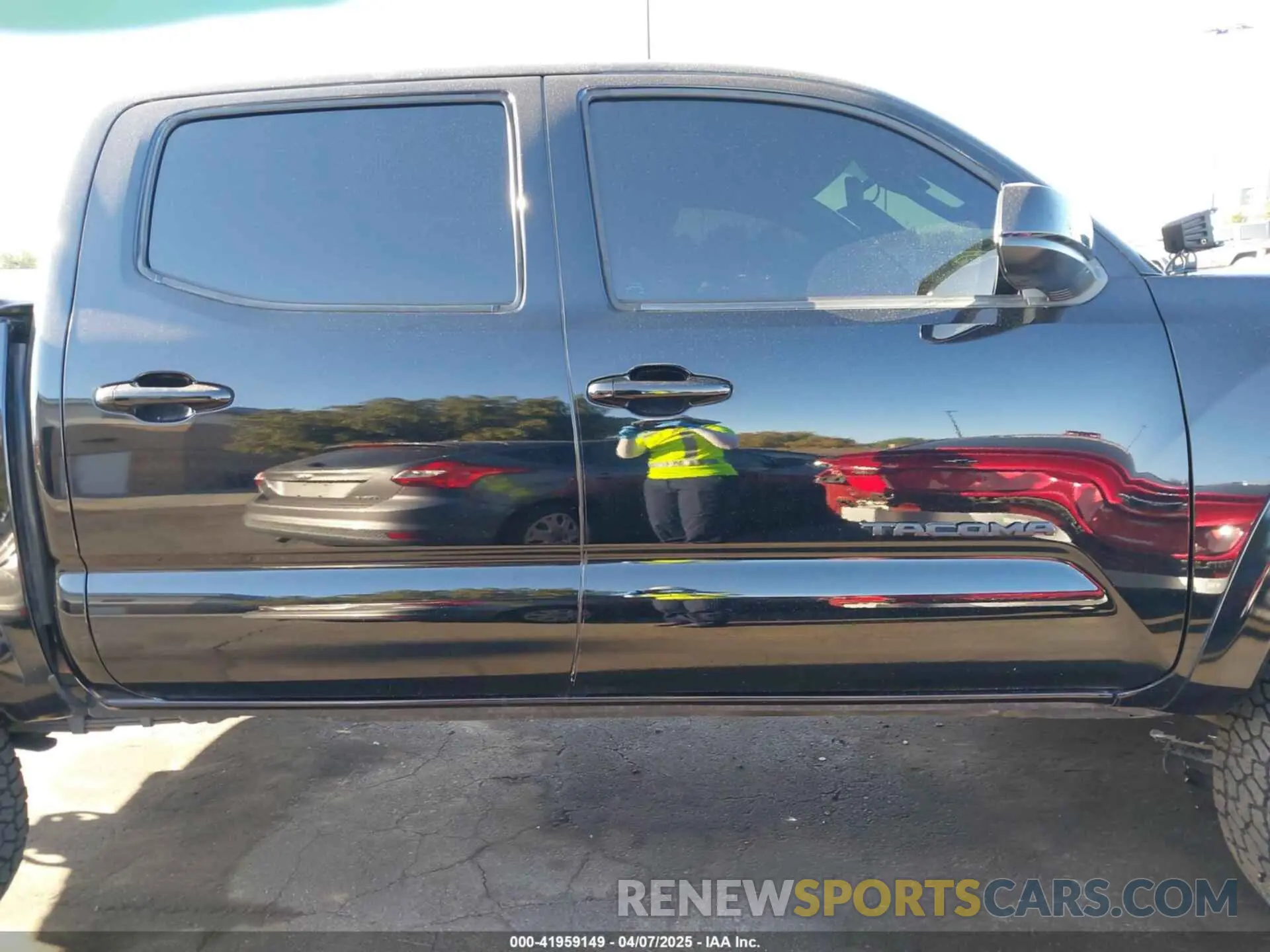 14 Photograph of a damaged car 3TMAZ5CN8KM110695 TOYOTA TACOMA 2019