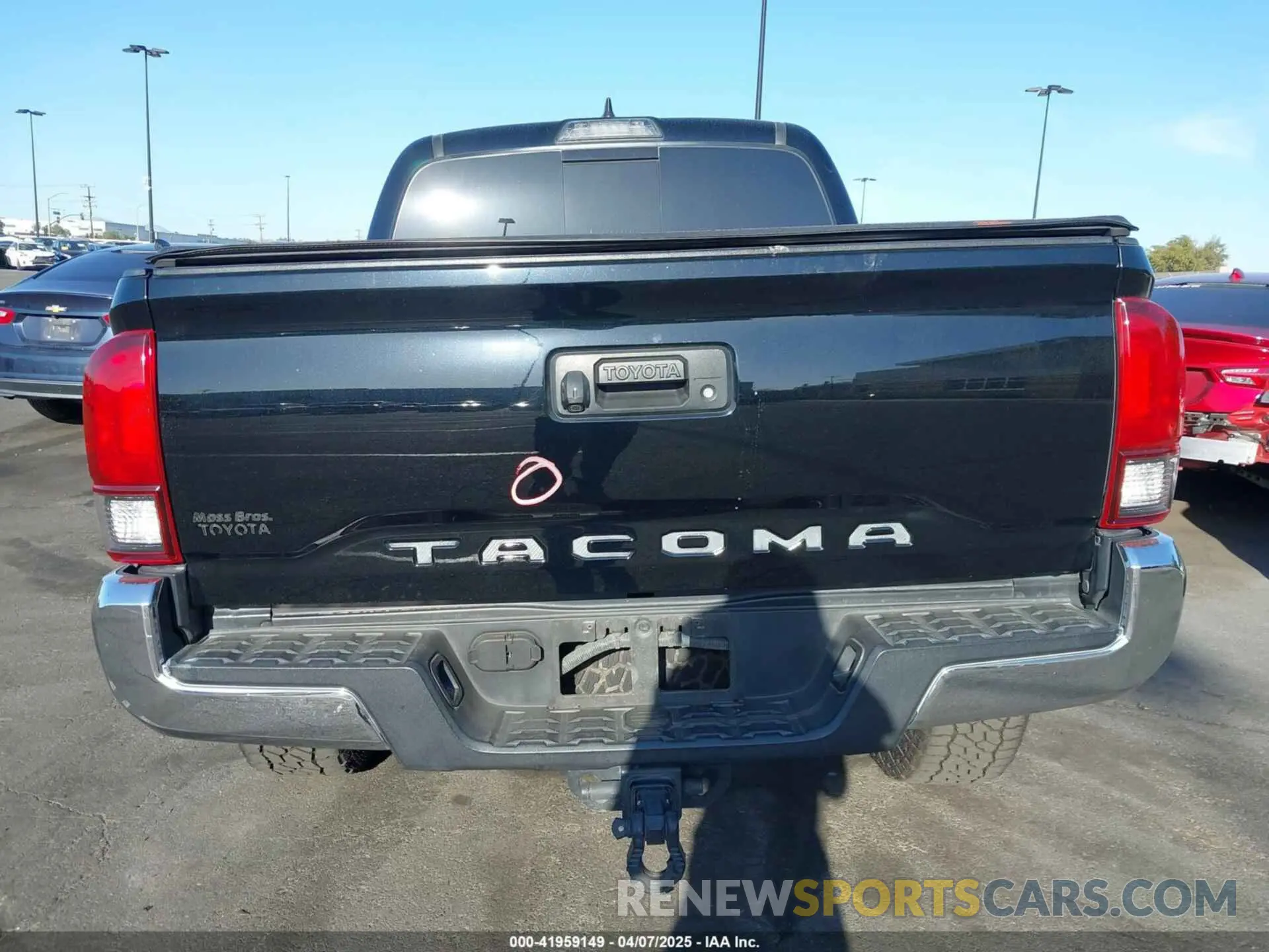 17 Photograph of a damaged car 3TMAZ5CN8KM110695 TOYOTA TACOMA 2019