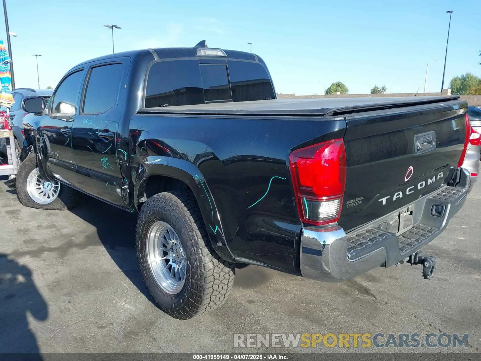 3 Photograph of a damaged car 3TMAZ5CN8KM110695 TOYOTA TACOMA 2019