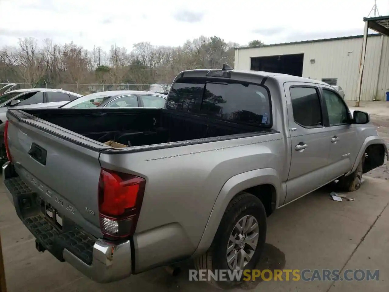 4 Photograph of a damaged car 3TMAZ5CN8KM114035 TOYOTA TACOMA 2019