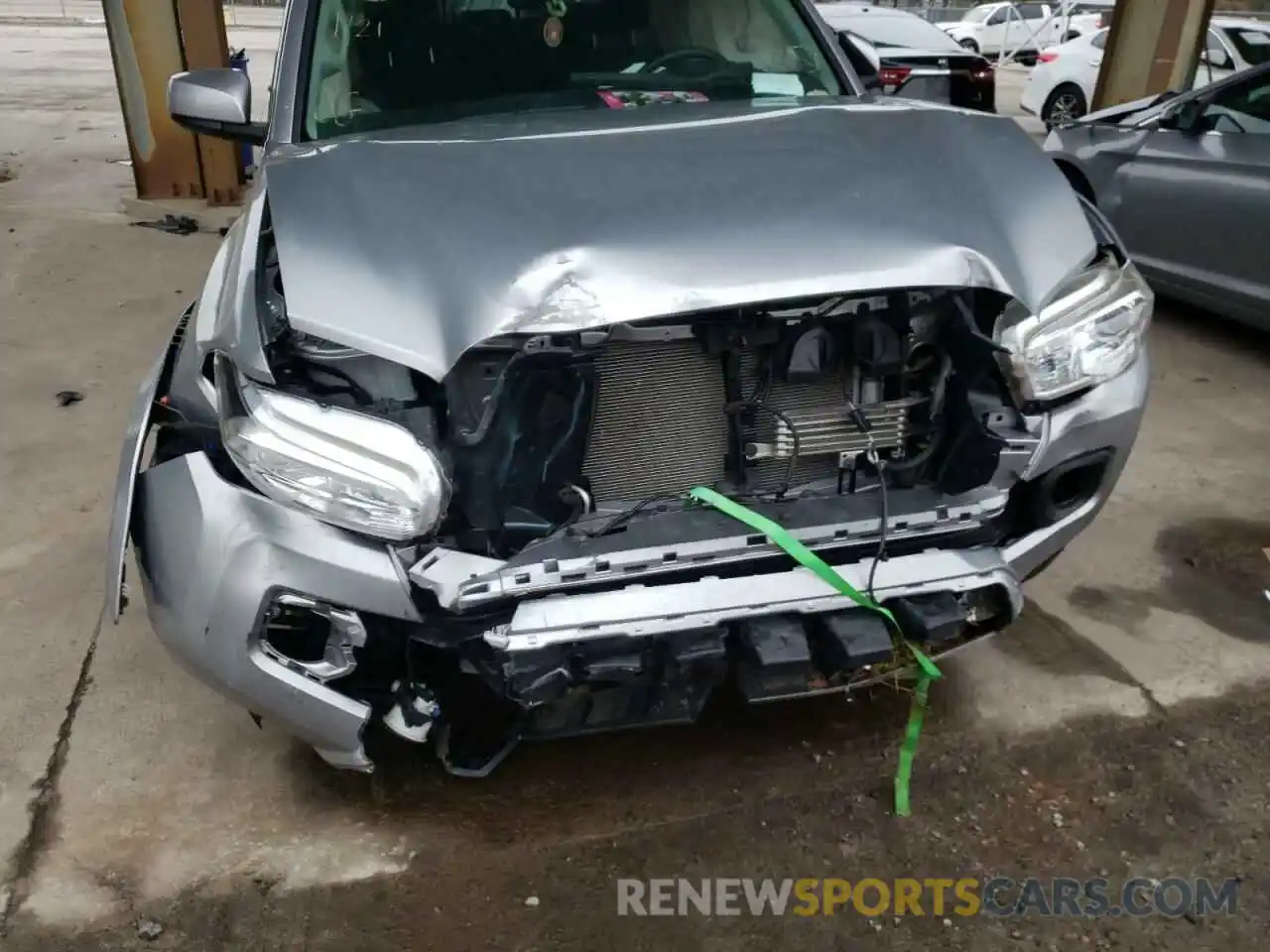 9 Photograph of a damaged car 3TMAZ5CN8KM114035 TOYOTA TACOMA 2019