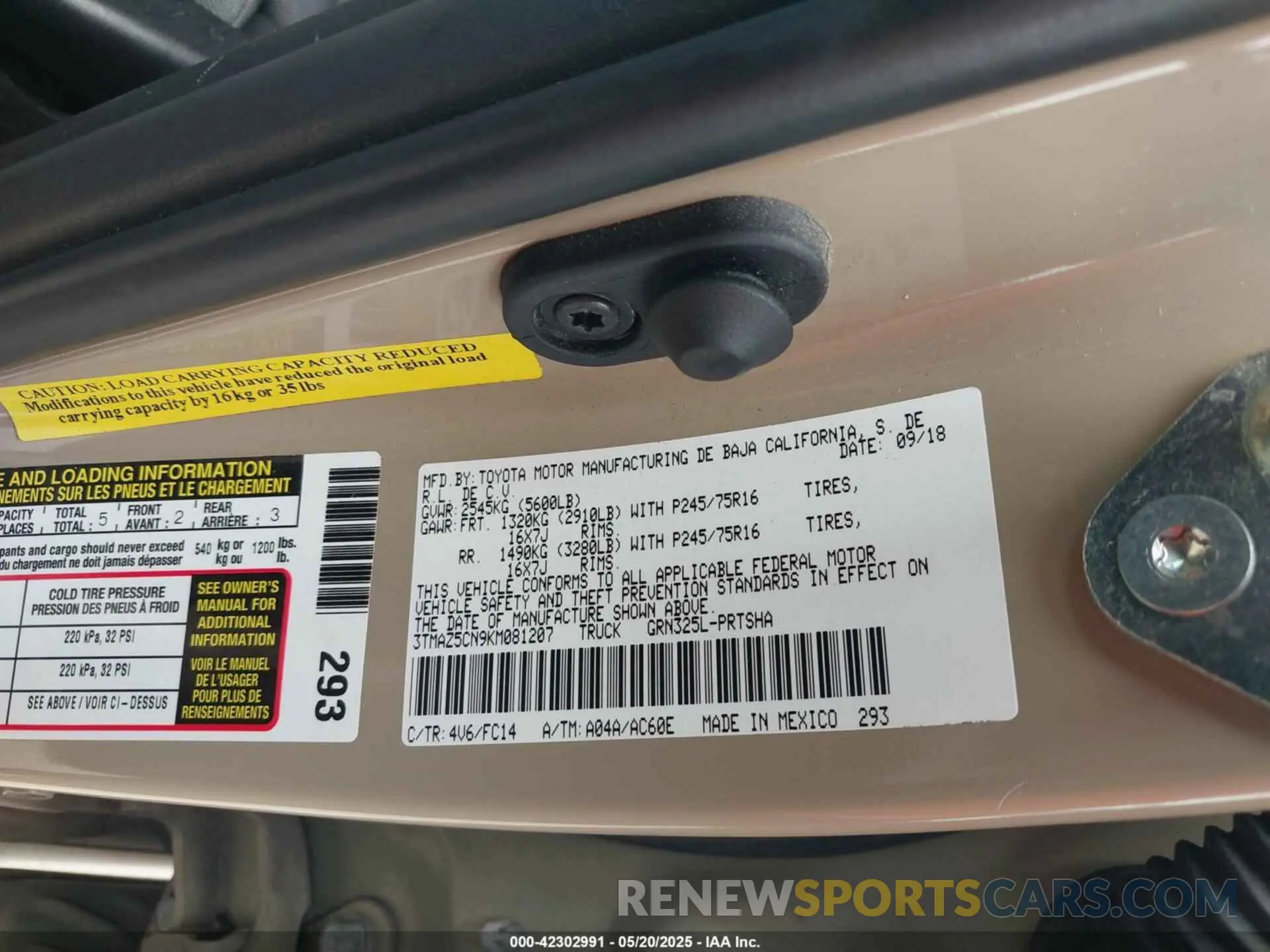 9 Photograph of a damaged car 3TMAZ5CN9KM081207 TOYOTA TACOMA 2019