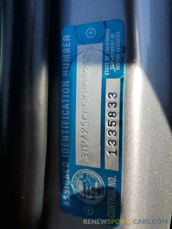 12 Photograph of a damaged car 3TMAZ5CN9KM082809 TOYOTA TACOMA 2019