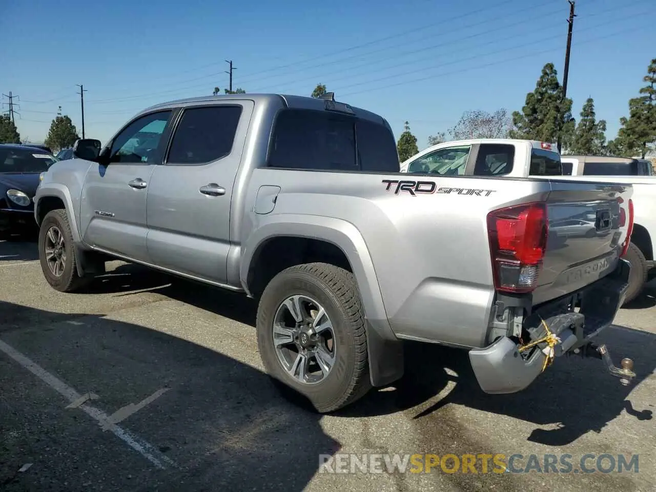 2 Photograph of a damaged car 3TMAZ5CN9KM082809 TOYOTA TACOMA 2019