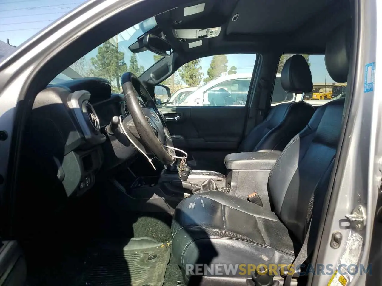 7 Photograph of a damaged car 3TMAZ5CN9KM082809 TOYOTA TACOMA 2019
