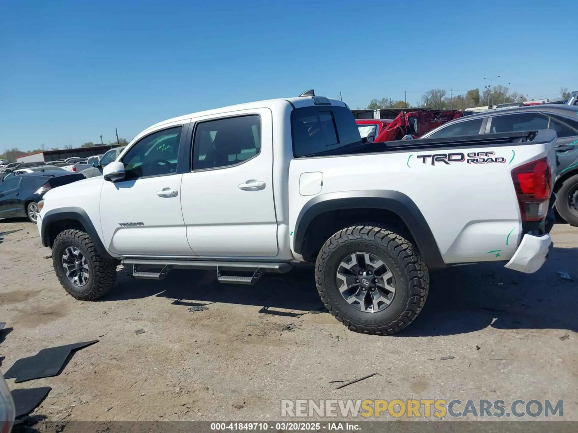 14 Photograph of a damaged car 3TMAZ5CN9KM085323 TOYOTA TACOMA 2019