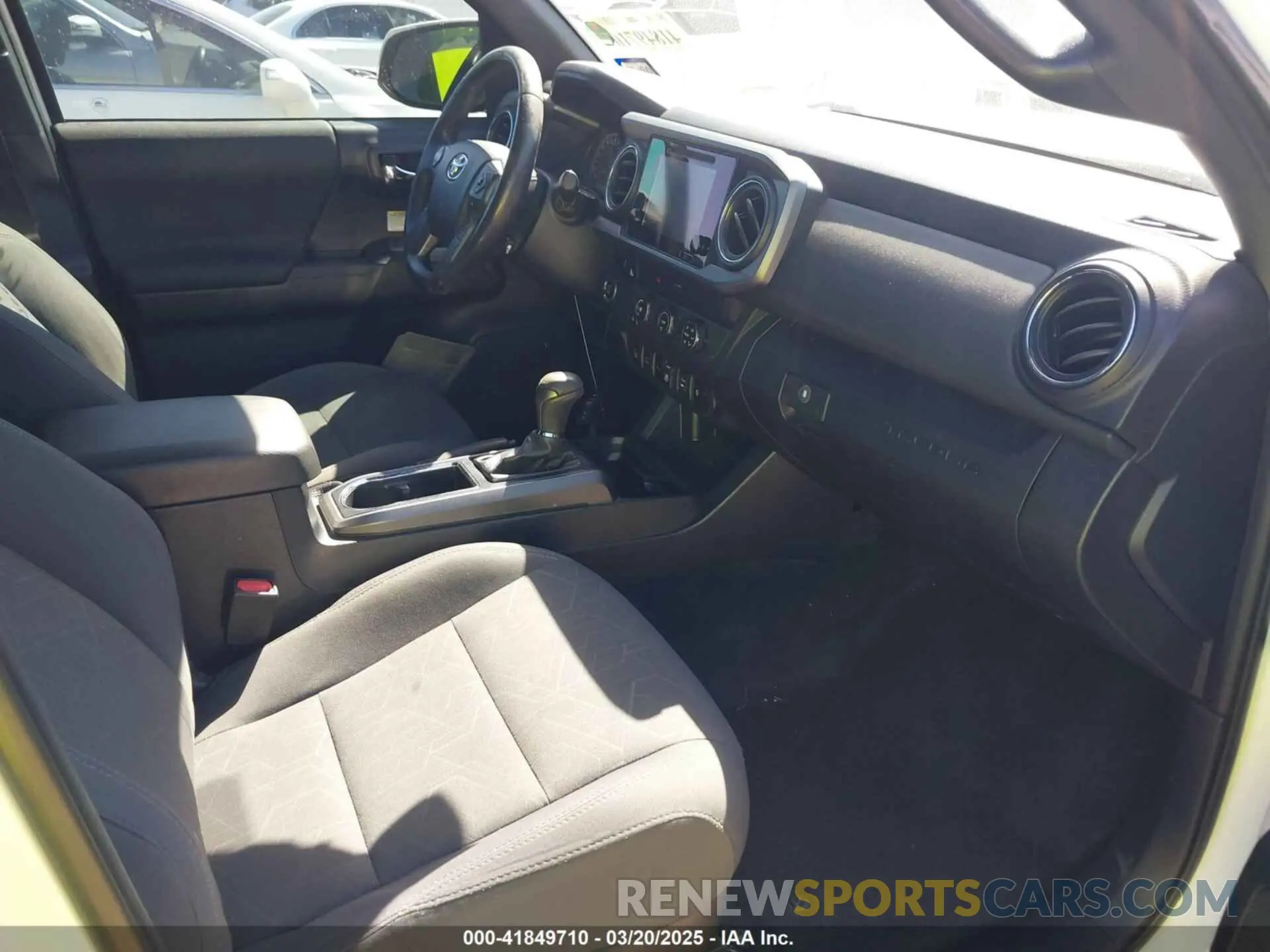 5 Photograph of a damaged car 3TMAZ5CN9KM085323 TOYOTA TACOMA 2019