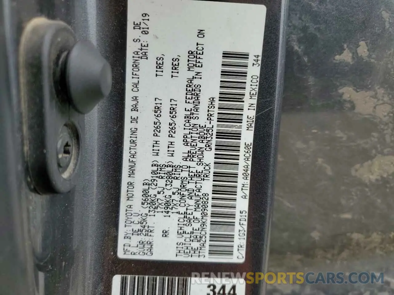 13 Photograph of a damaged car 3TMAZ5CN9KM090828 TOYOTA TACOMA 2019