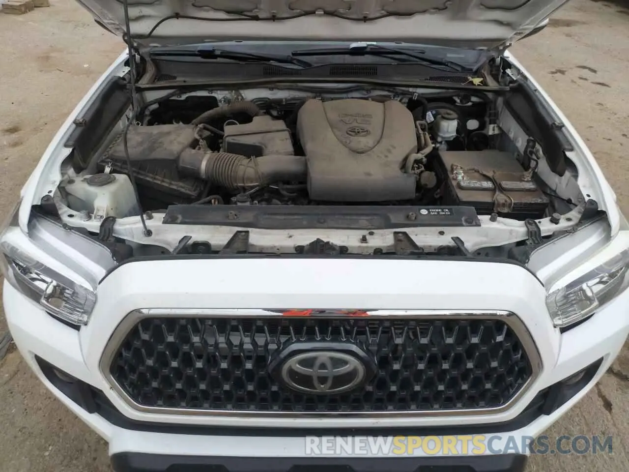 11 Photograph of a damaged car 3TMAZ5CN9KM103142 TOYOTA TACOMA 2019