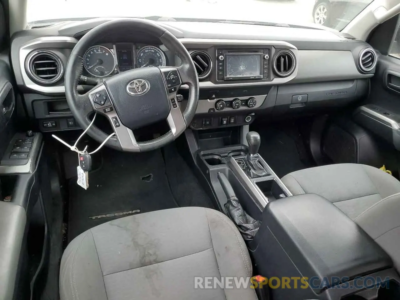 8 Photograph of a damaged car 3TMAZ5CN9KM104632 TOYOTA TACOMA 2019