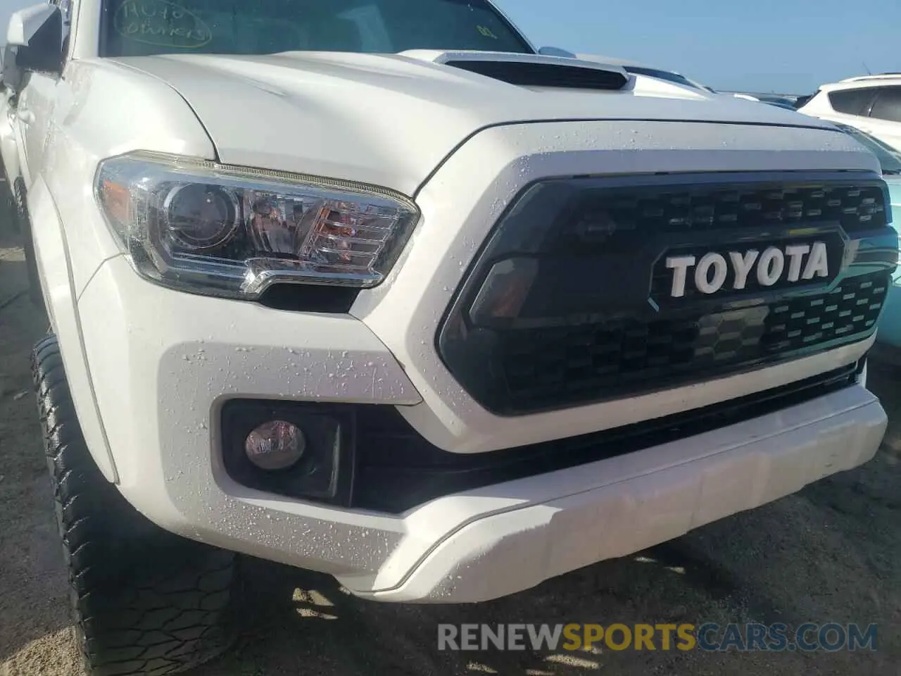5 Photograph of a damaged car 3TMAZ5CN9KM112553 TOYOTA TACOMA 2019