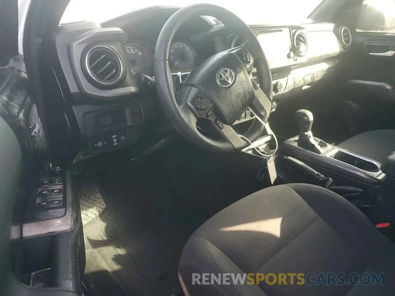8 Photograph of a damaged car 3TMAZ5CN9KM112553 TOYOTA TACOMA 2019
