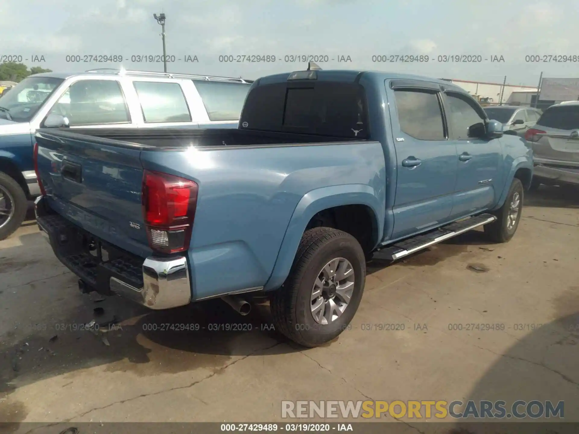 4 Photograph of a damaged car 3TMAZ5CNXKM091471 TOYOTA TACOMA 2019