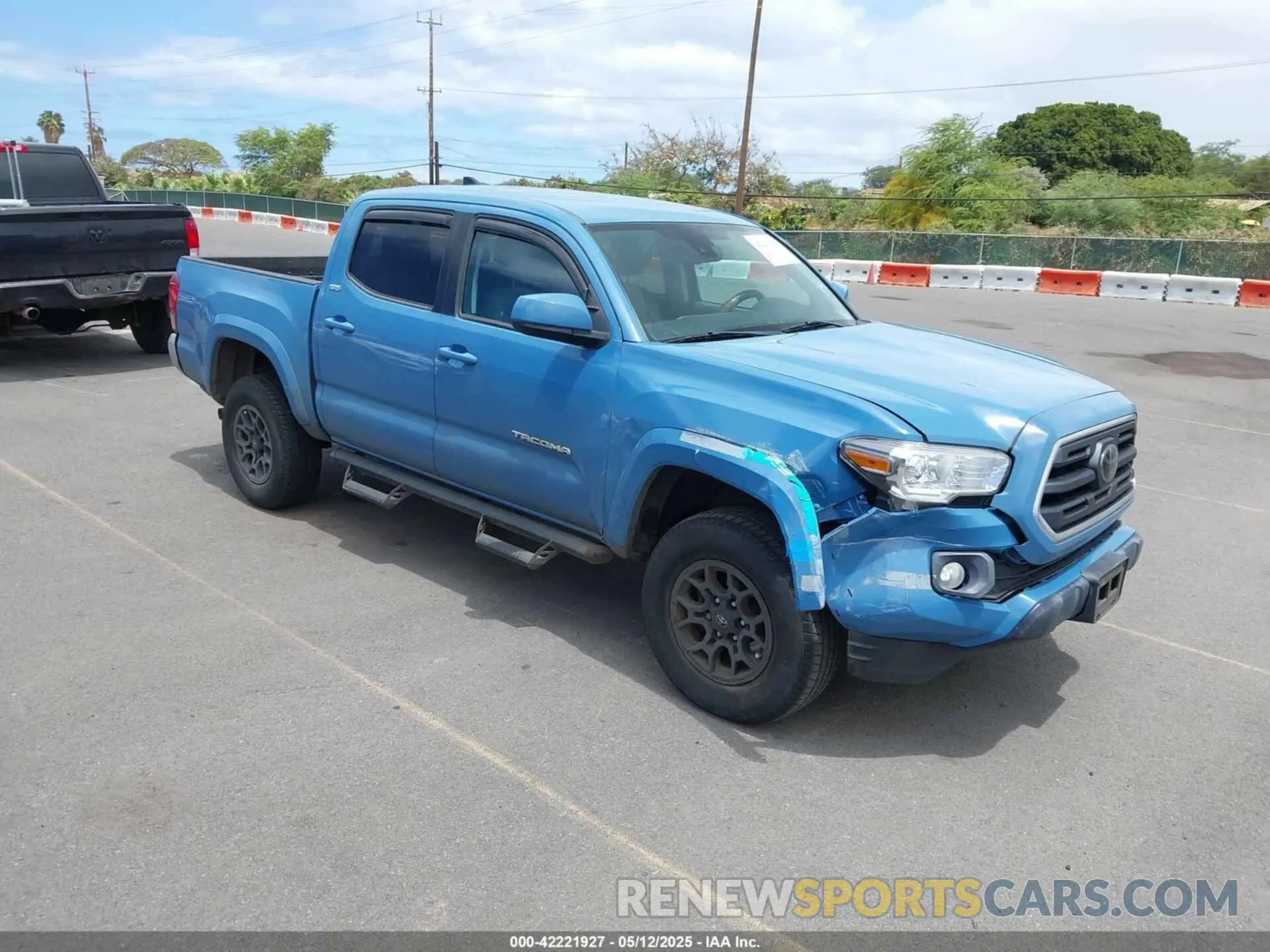 1 Photograph of a damaged car 3TMAZ5CNXKM094421 TOYOTA TACOMA 2019